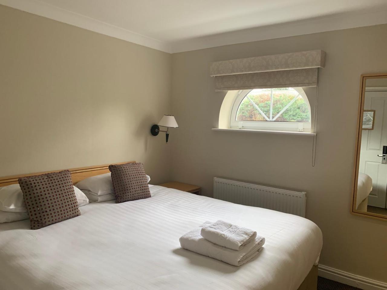 Highfield Park Hotel Hook  Exterior photo